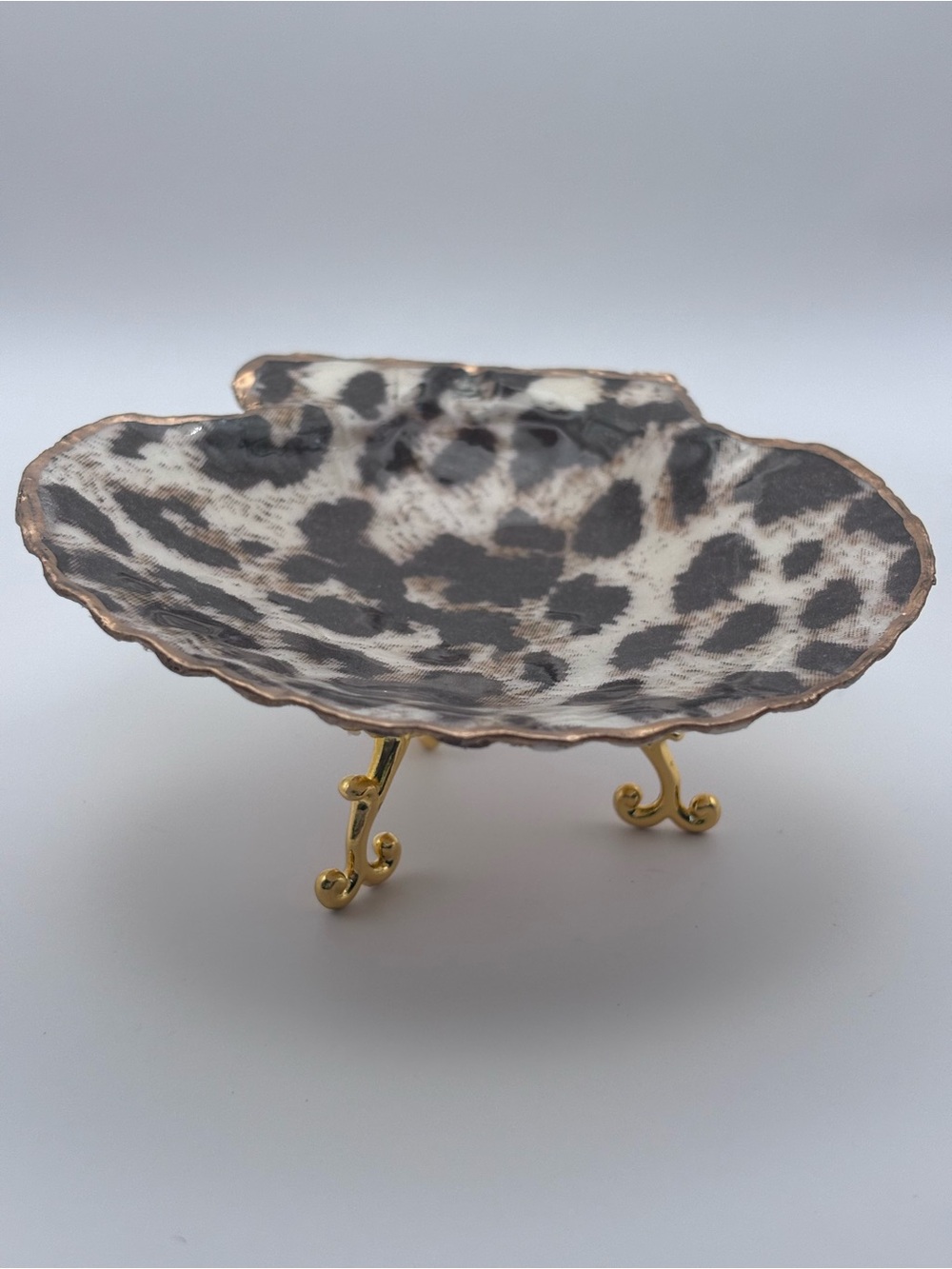 Decorative Leopard Print Scallop Shell Ceramic Dish with Gold Stand - Picture 1 of 4